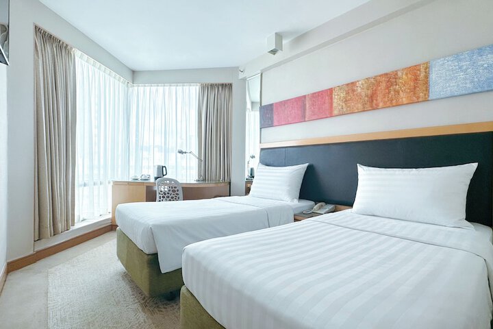Room 27 of 87