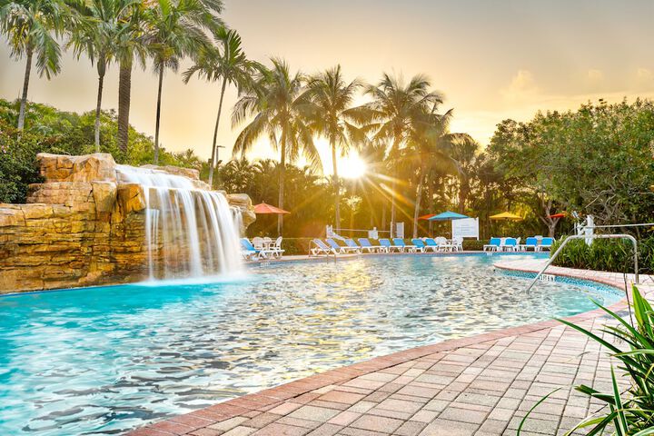 Pool waterfall