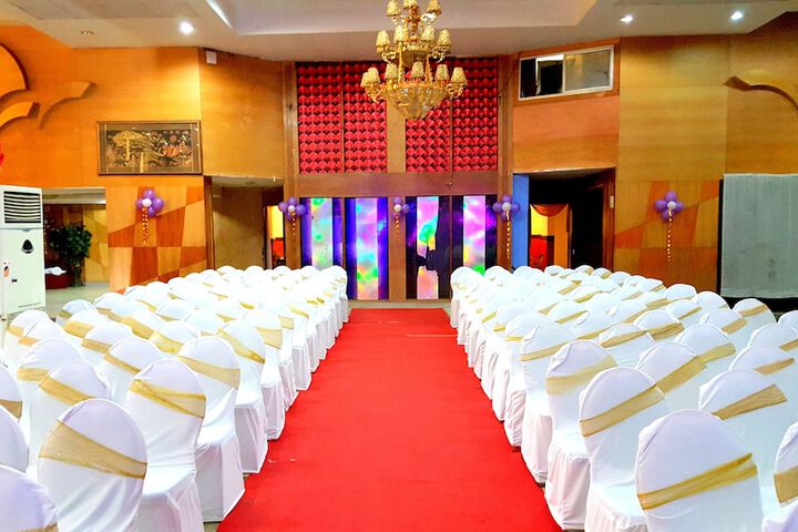 Ballroom/Hall 29 of 36