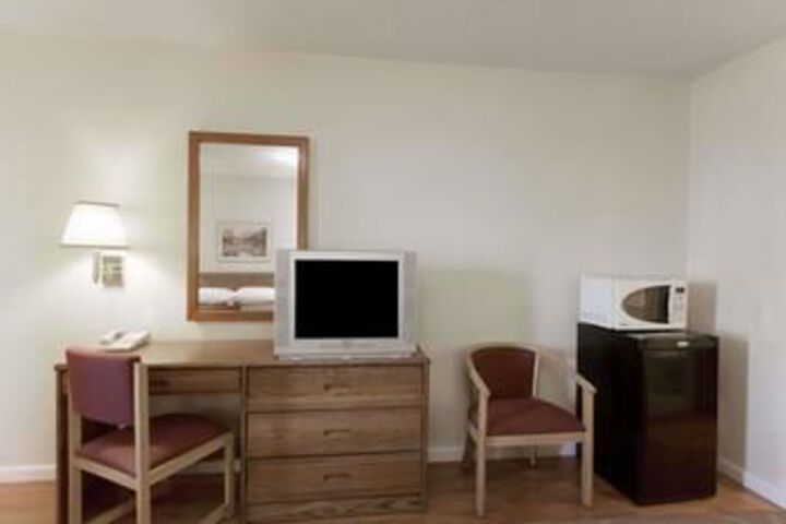 Room 13 of 32
