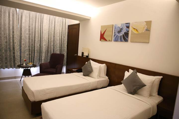 Room 26 of 40