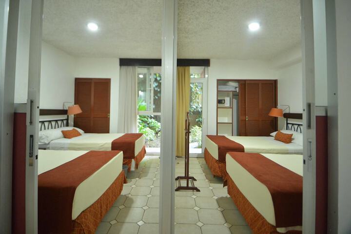 Room 4 of 39