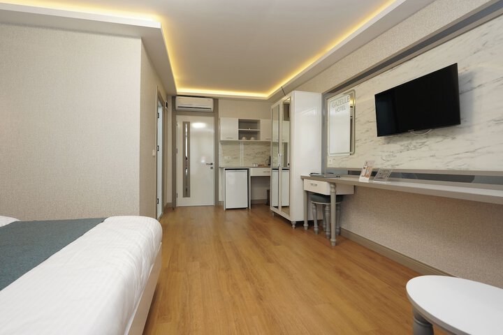 Room 49 of 104
