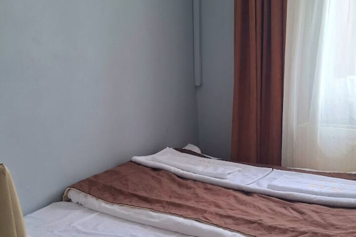 Room 2 of 29