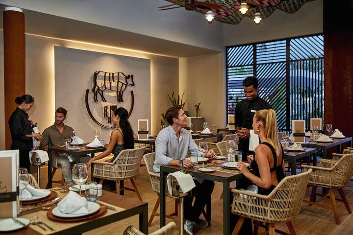 Dining 36 of 51