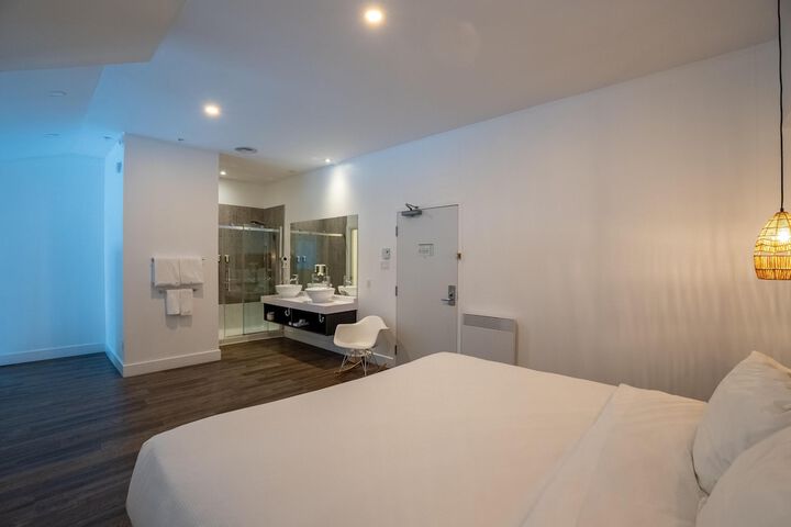 Room 25 of 69