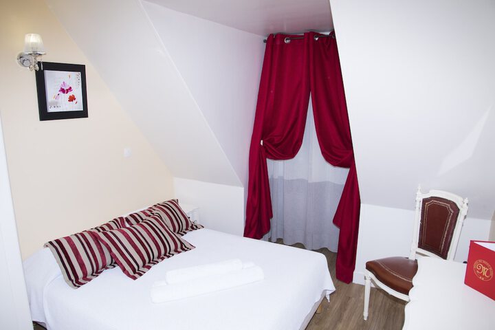 Room 5 of 38