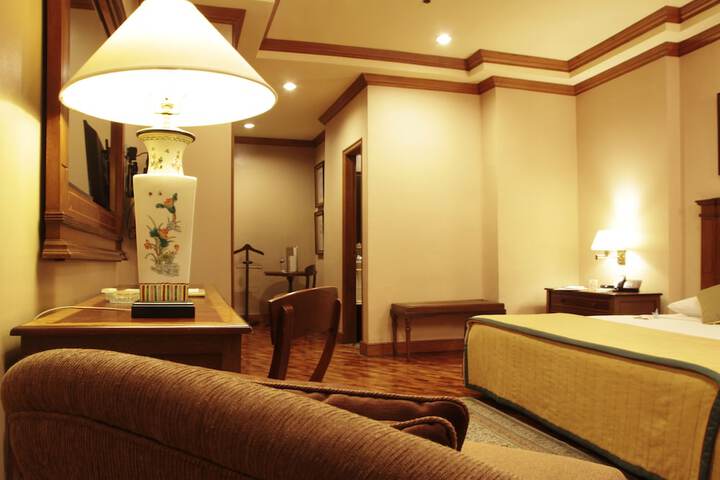 Room 15 of 53