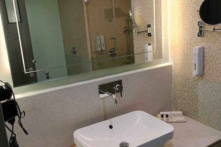 Room 40 of 110