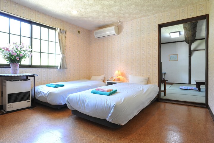 Room 7 of 92