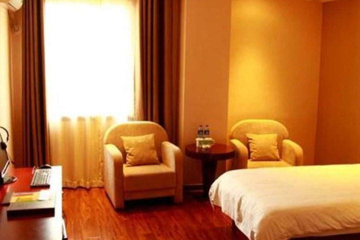 GreenTree Inn Chuzhou Wandong International Car City Express Hotel