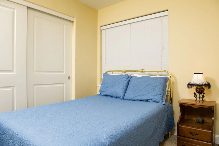 Room 3 of 8