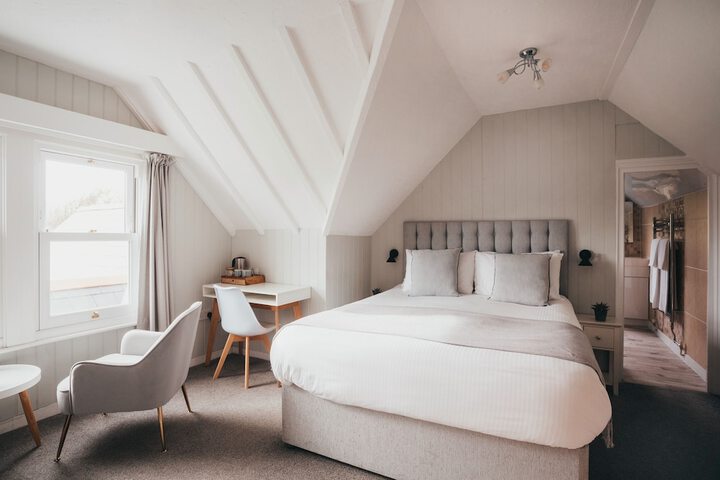 Room 42 of 83