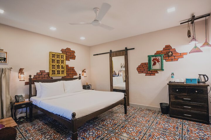 Room 18 of 119