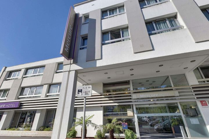 Hotel 74 of 77
