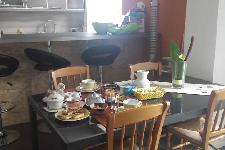 Breakfast/Coffee Service 10 of 16