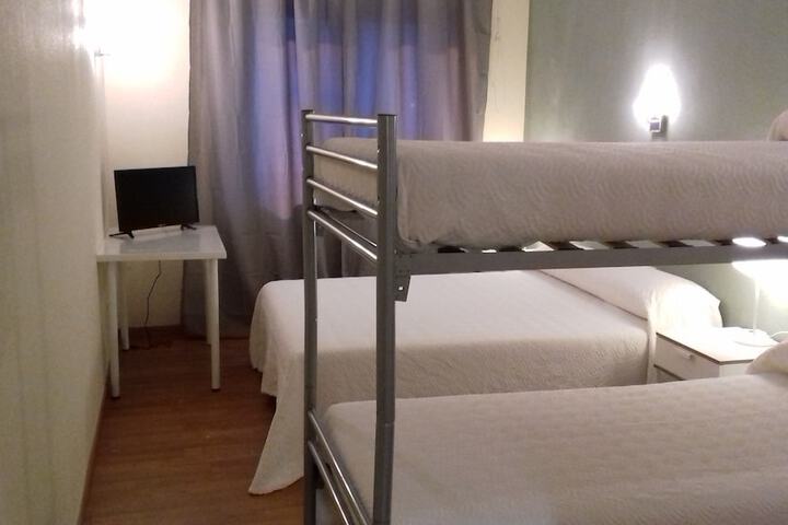 Room 8 of 11