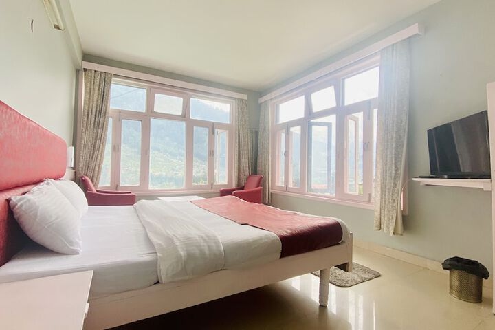 Room 15 of 28