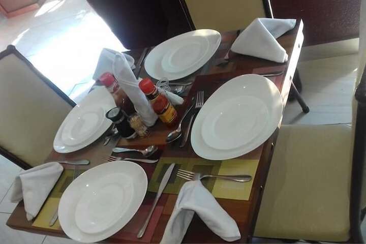 Dining 29 of 40