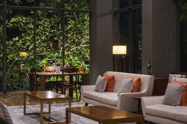Entrance & Lobby