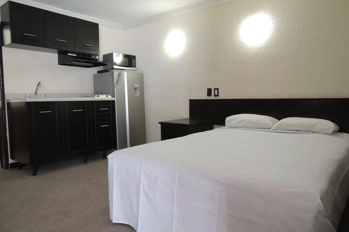 Room 13 of 20