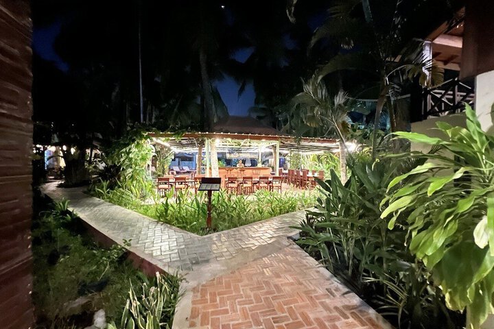 Dining 52 of 80