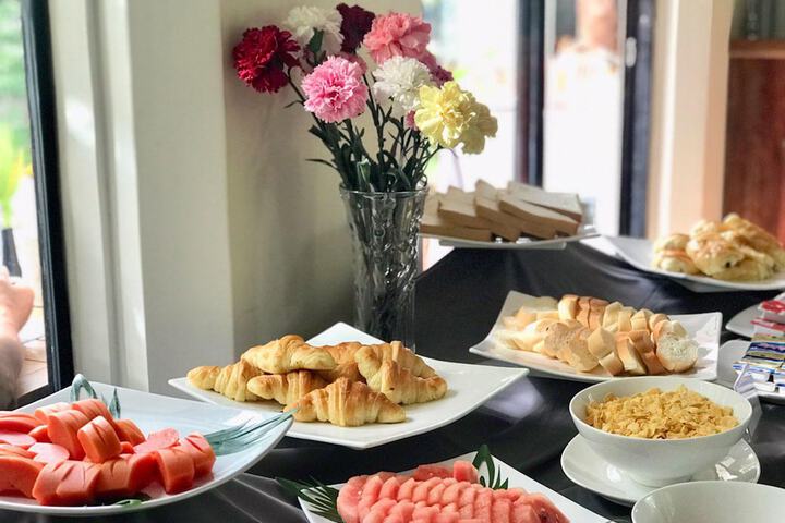 Breakfast/Coffee Service 63 of 84