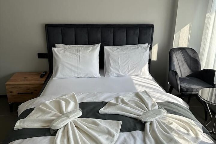 Room 15 of 33