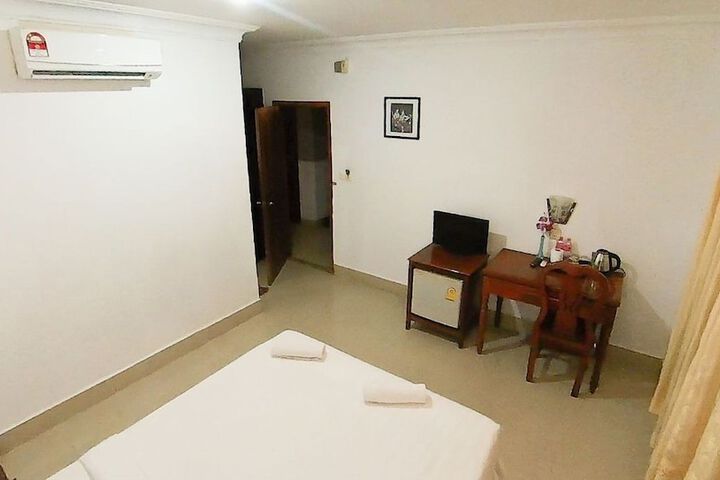 Room 6 of 21