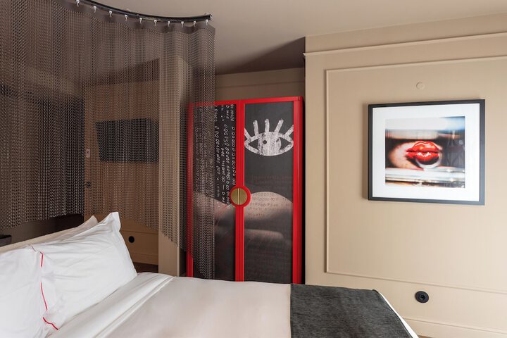 Room 38 of 141