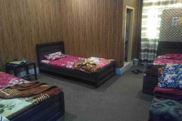 Room 6 of 17