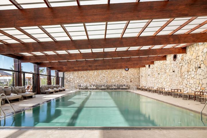 Pool Hotel