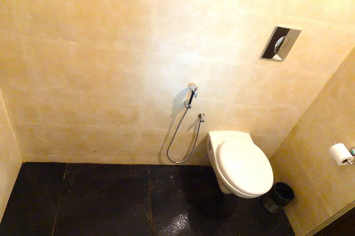 Room 16 of 17