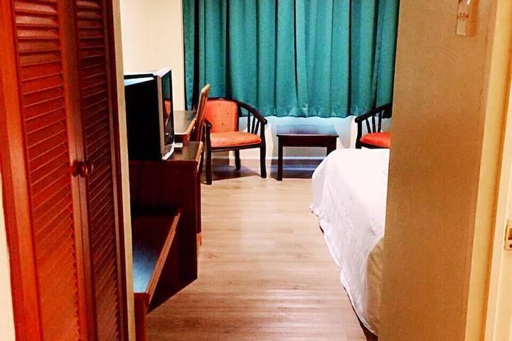 Room 9 of 22