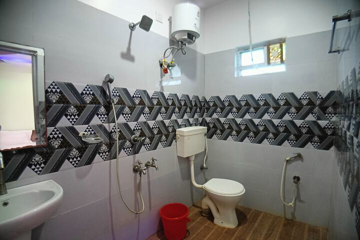 Room 14 of 30