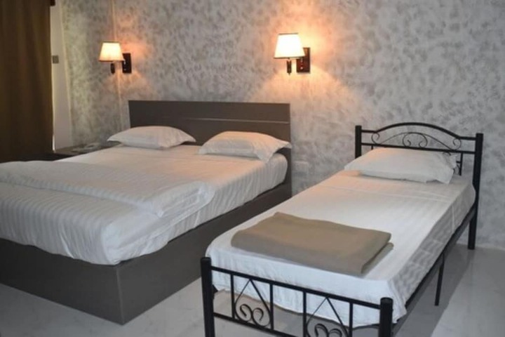 Room 6 of 37