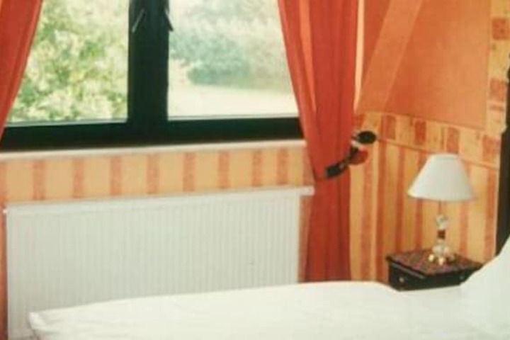 Room 8 of 36