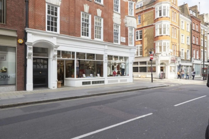 Sleek Oxford Circus Suites by Sonder