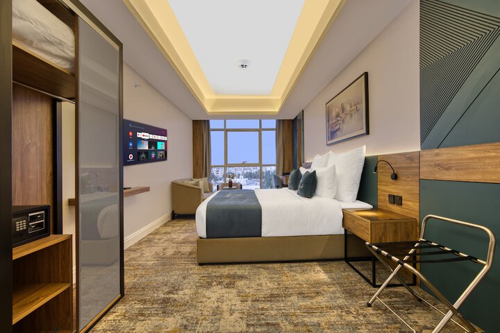 Room 17 of 35