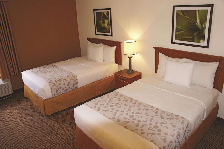 2 Double Beds (2 of 7)