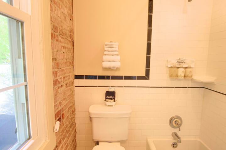 Room 157 of 243