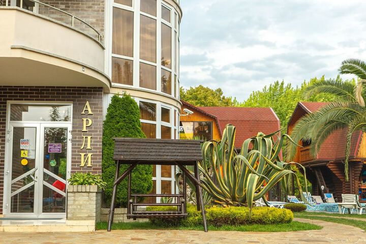 Arli Hotel