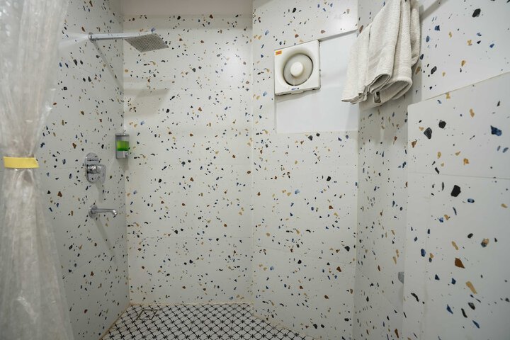 Room 46 of 60