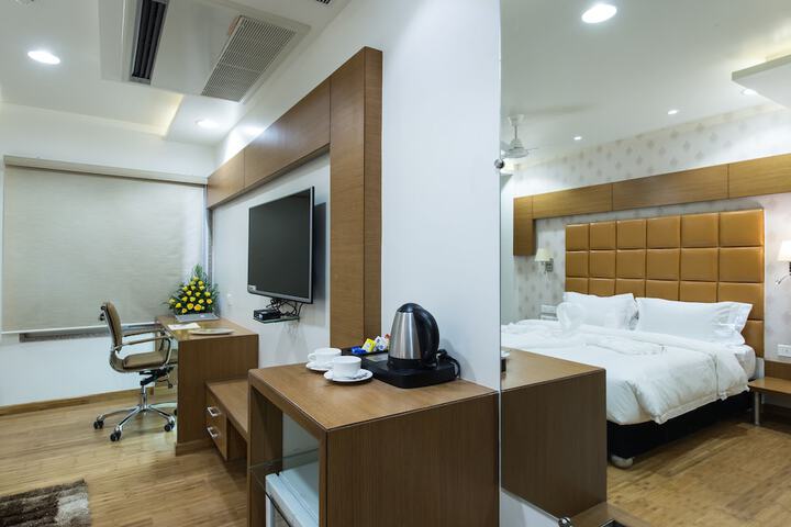 Room 9 of 43