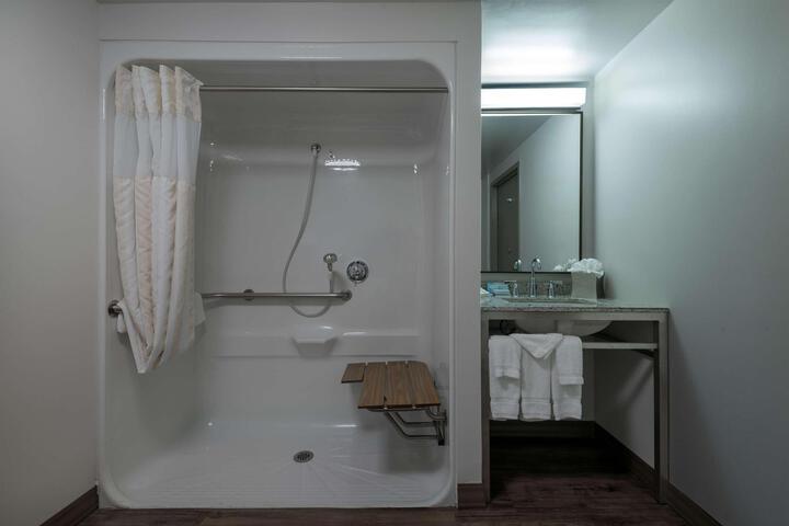 Suite 2 Double Beds (3 of 7)