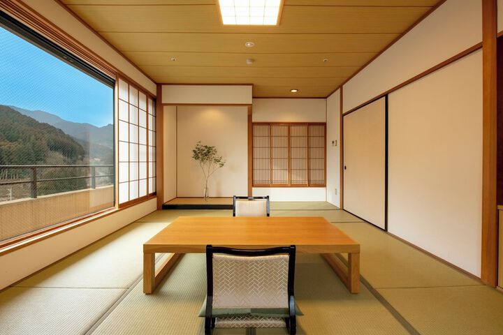 Room 18 of 45