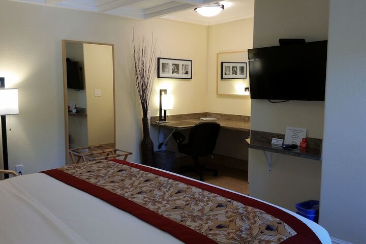 Room 7 of 14