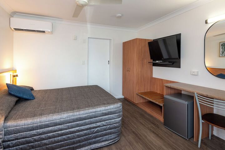 Room 11 of 50