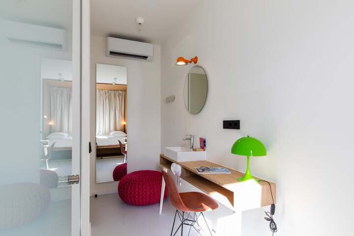 Room 21 of 63