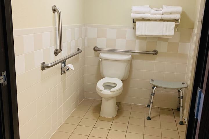 2 Queen Beds Accessible (14 of 70)